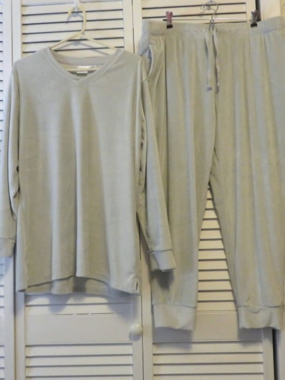 Serra Plush Lounge Wear Top & Bottoms LARGE OVERSIZED Pale Sage Green Sweatsuit